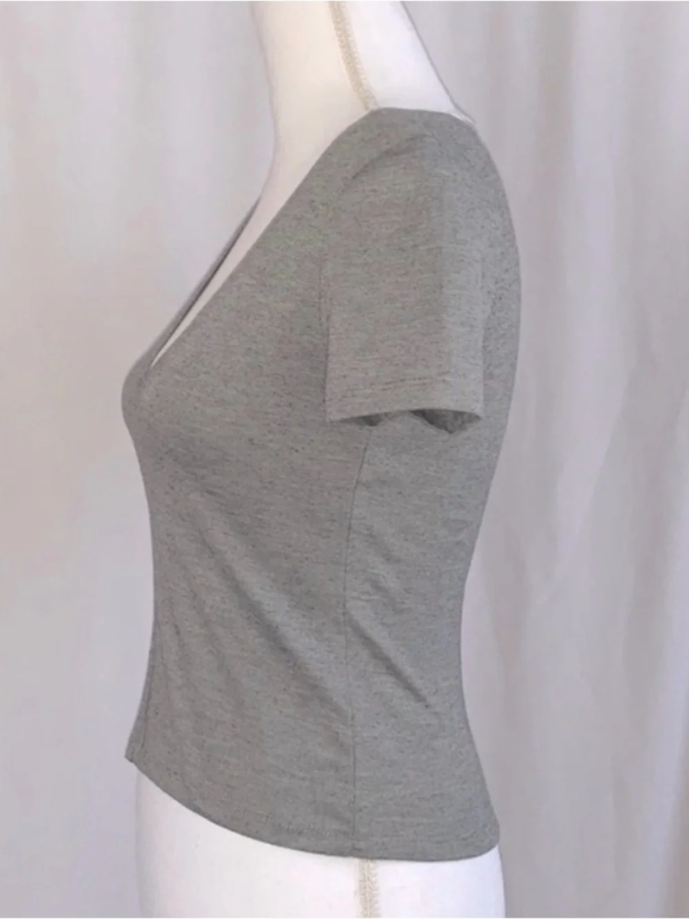 Zara Gray V-Neck Crop Tee | Fitted Minimal Top | Size S